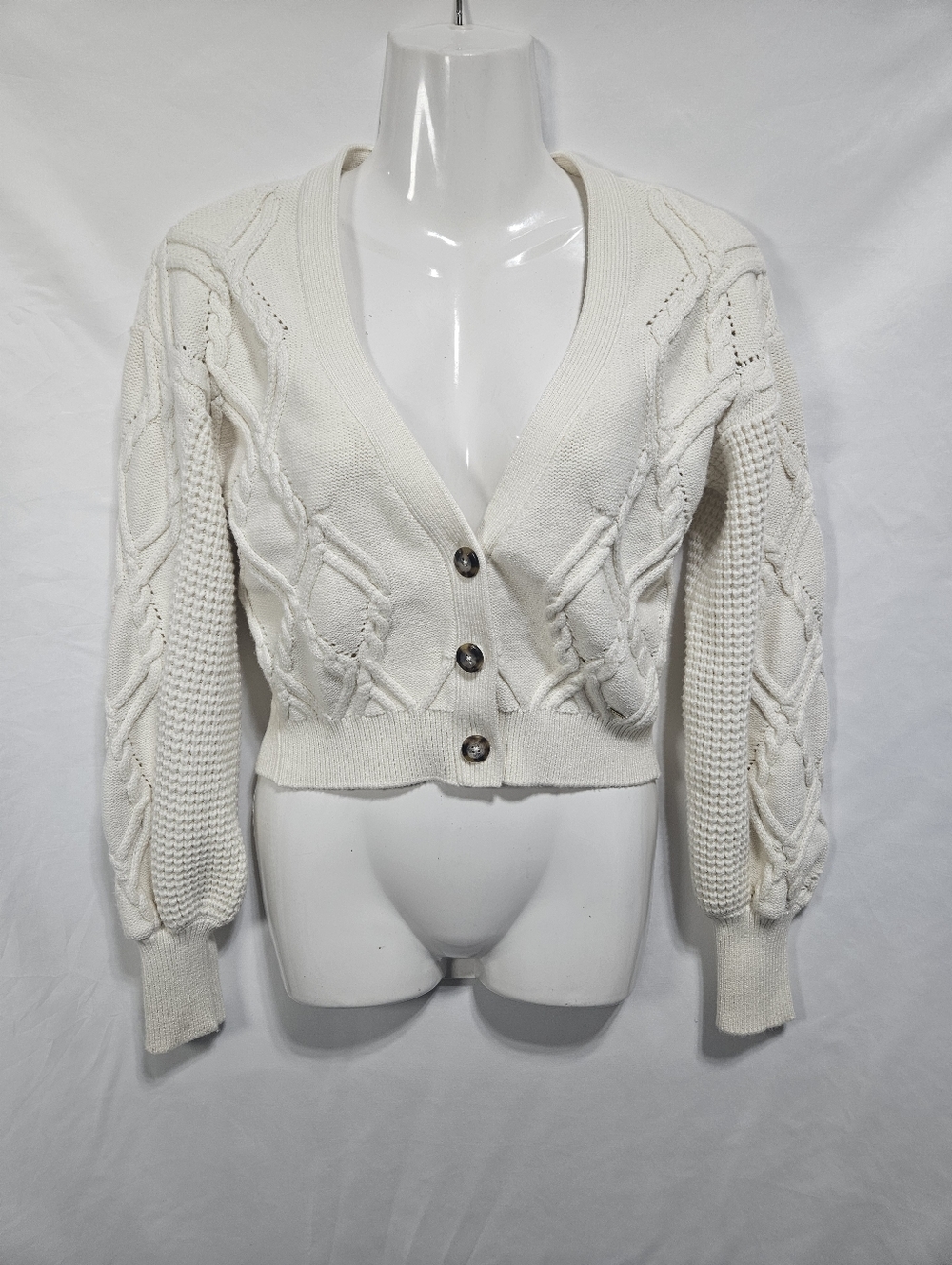 GUESS Cream Cable Knit Cropped Cardigan Sweater Boho Cottagecore Size Small